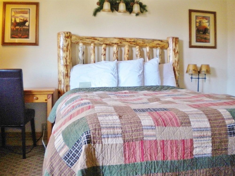 Moose Creek Inn West Yellowstone Exterior foto